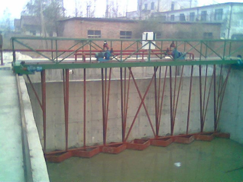 中心傳動(dòng)濃縮機(jī)、刮泥機(jī)